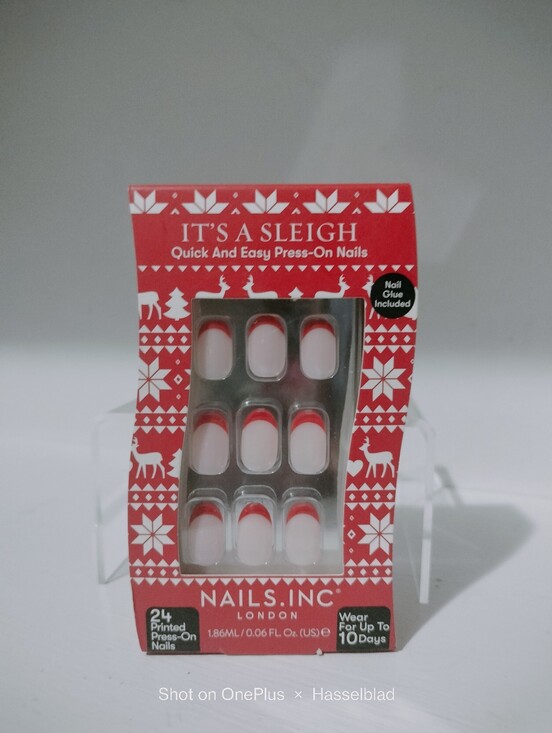Nails Inc Other - Nails Inc It's A Sleigh Red & White Press-On Nails